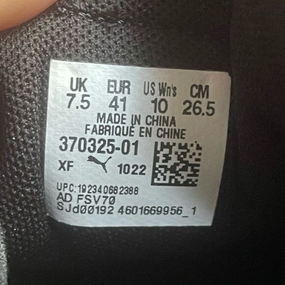 PUMA Women’s Carina Sneaker size 10 - Picture 9 of 9